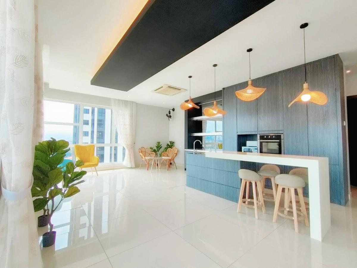 The Embassy Row Bohemian Theme Pangsapuri *