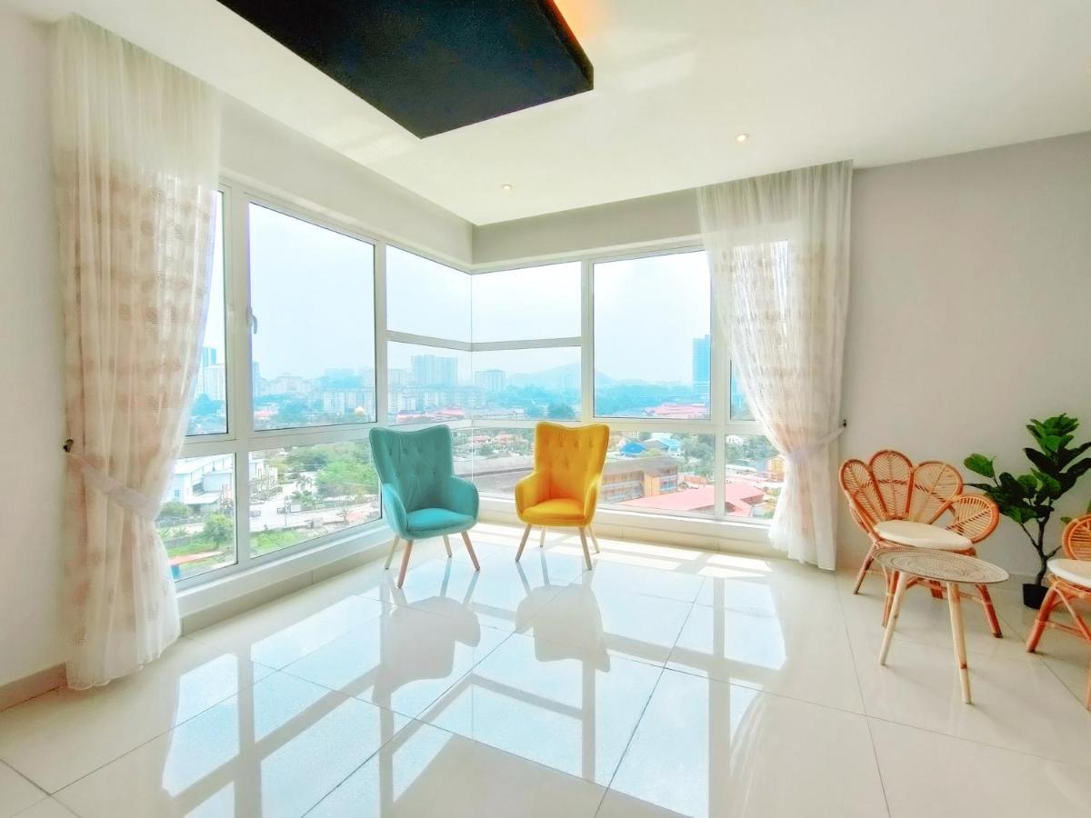 The Embassy Row Bohemian Theme Pangsapuri *